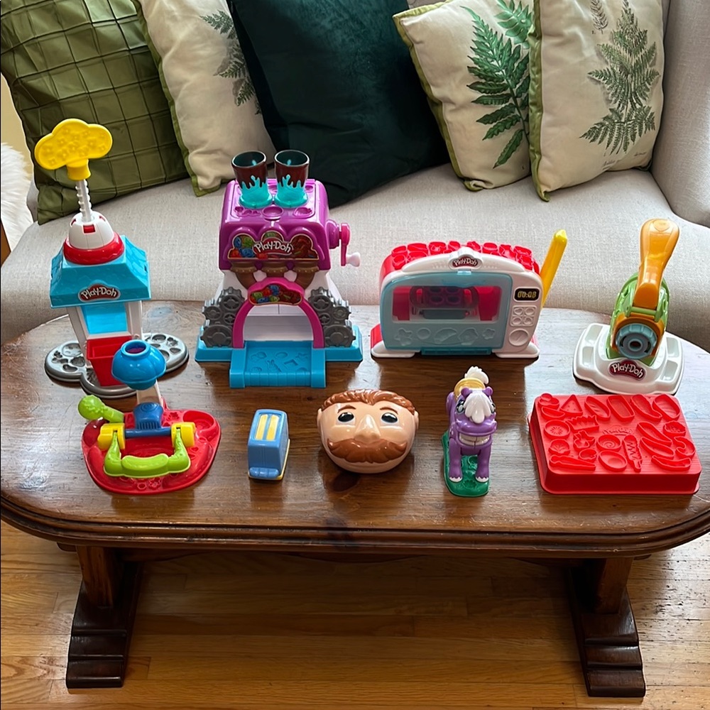 The Ultimate PLAY-DOH Bundle (Used)
